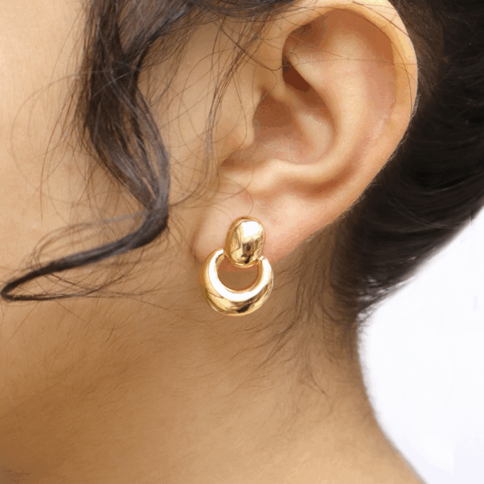 Aretes Mini Bola y Círculo Dorados - Imagen 2